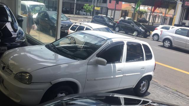 Corsa 98 hacht 1.6 4portas