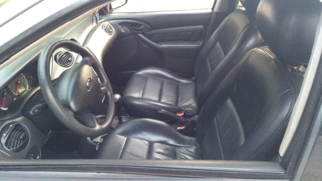 Ford Focus 2.0 Automático 2005 (Completo) - Foto 10