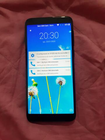 Vendo celular semi novo.