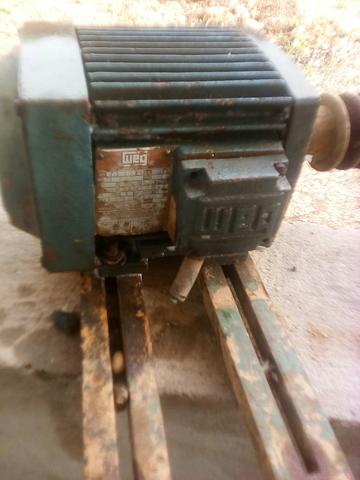 Motor trifasico weg