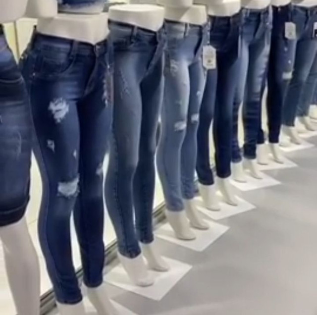3 calças jeans por 99