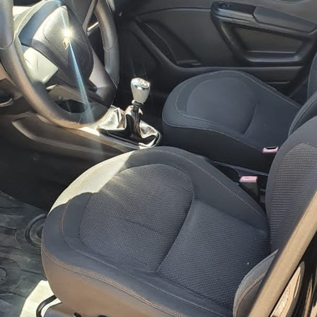 VENDE SE CHEVROLET ONIX ANO 2013