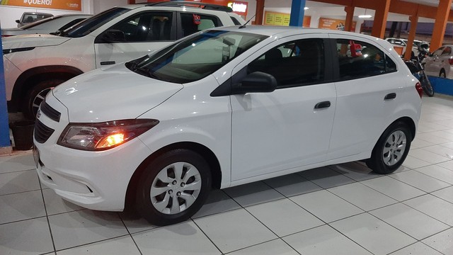   HENRIQUE VEÍCULOS   CHEVROLET ONIX JOY 2019 COMPLETO