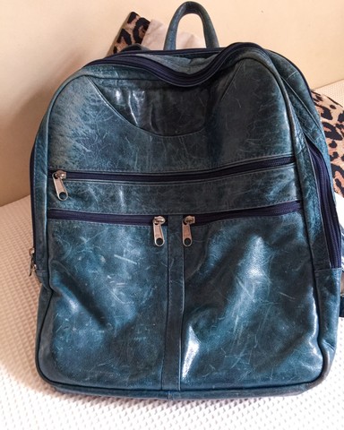 MOCHILA EM COURO LEGÍTIMO 