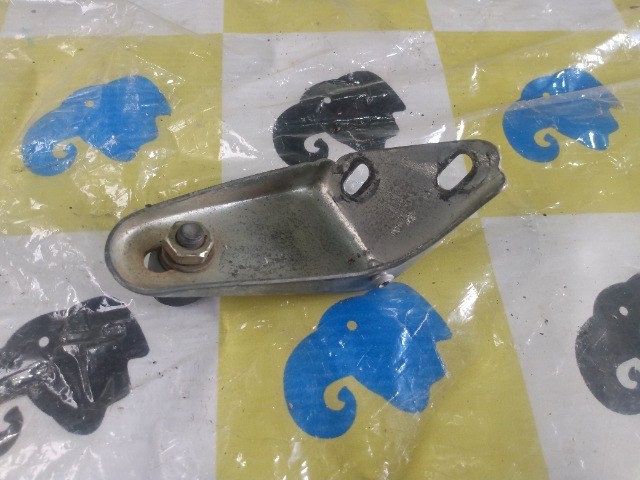 Guia Suporte Da Porta Meio Corrediça Kombi 1997 A 2013 - Foto 3