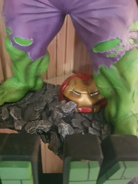 Estátua do Hulk 45cm de altura Marvel - Foto 3