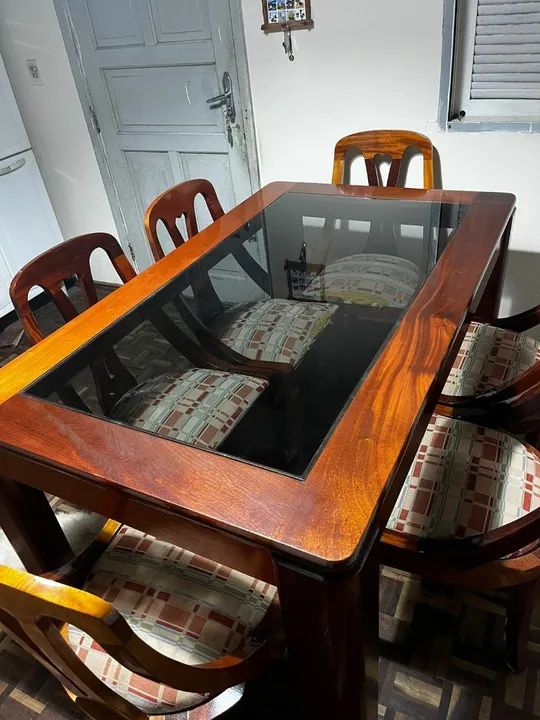 Mesa de Jantar de Madeira Maciça com Tampo de Vidro