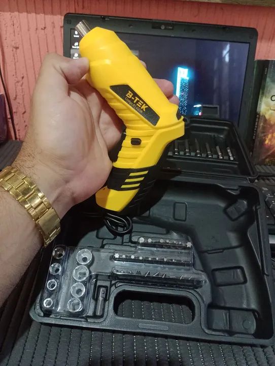 Parafusadeira/Furadeira B-Tek 12V com Kit de Bits - Ferramentas de ...