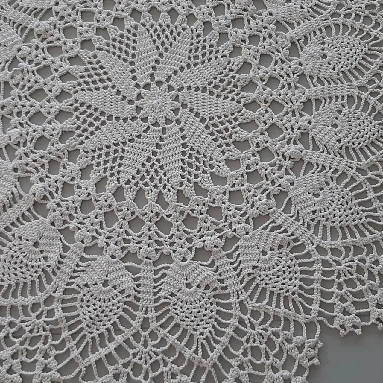 Centro de mesa redondo em croche, 100% artesanal