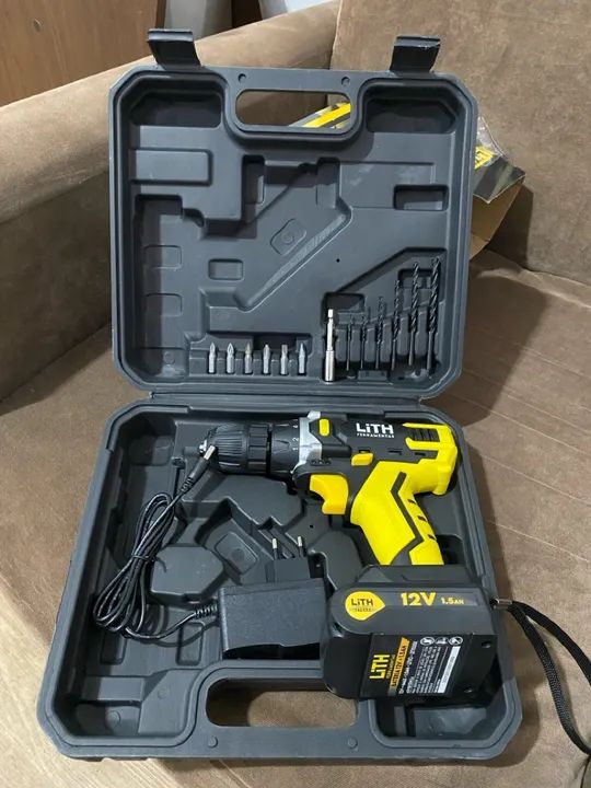 Parafusadeira Furadeira 3/8 Pol. a Bateria 12V com Maleta e