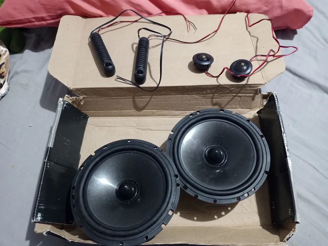 Par de Alto-Falantes de 6 polegadas