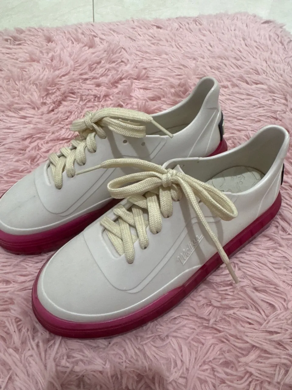 Tênis Melissa Branco com Sola Rosa - Novo!