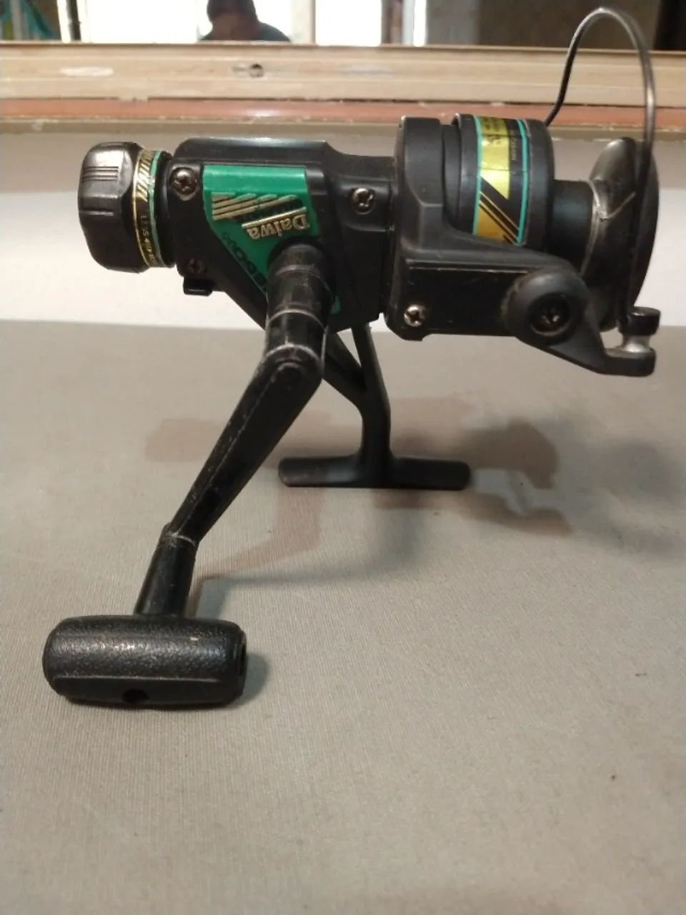 Molinete Antigo Daiwa (Thailand) Eq 1650 Graphite - Foto 2