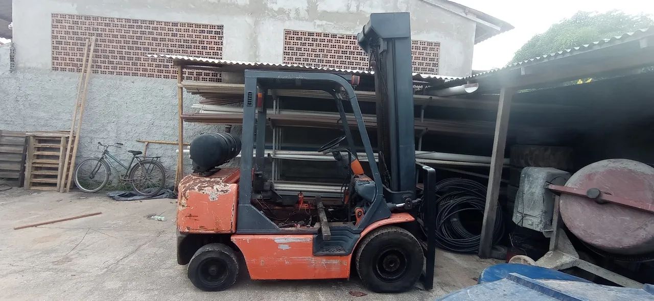 Vendo empilhadeira 