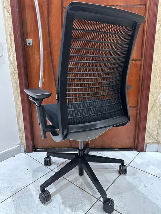 Cadeira  steelcase think v2 Entrega grátis sp capital  - Foto 2