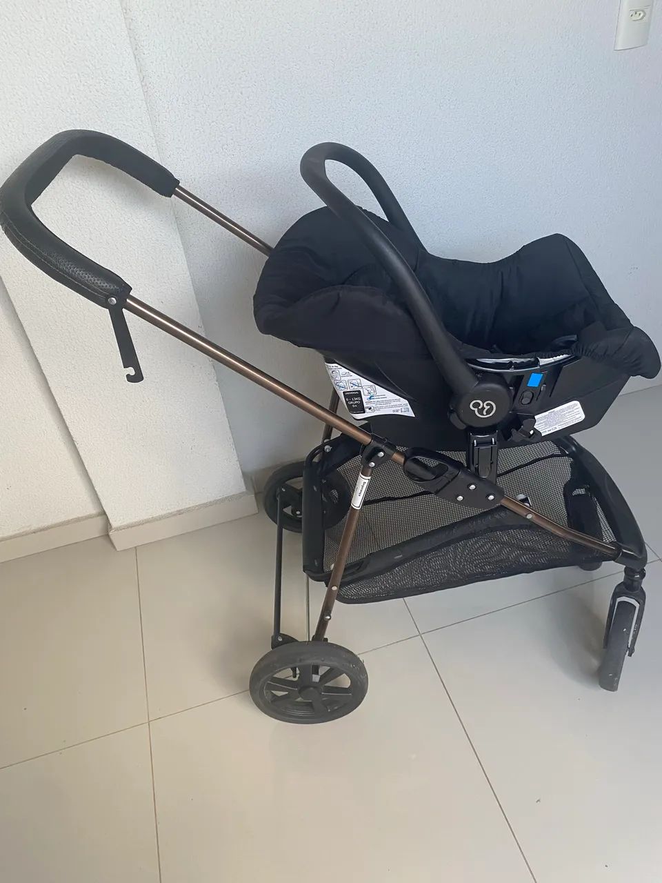 Carrinho moisés, com bebê conforto e colchãozinho - Foto 4