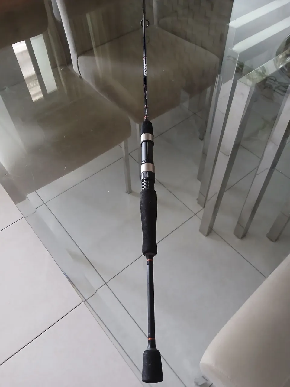 Vara de pesca venza 1,83 m 10 a 20 lbs inteiriça