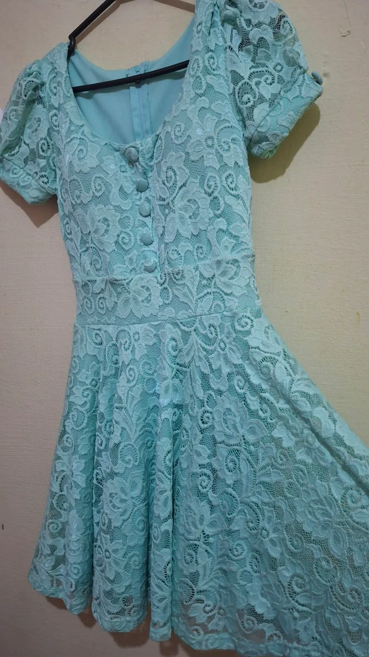 Vestido de renda verde claro