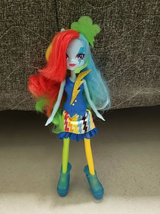 Boneca Rainbow Dash Equestria Girls Rainbow Rocks