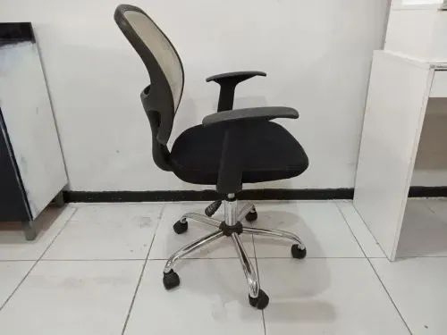 Cadeira de Escritório Giratória com Rodinhas  - Foto 4