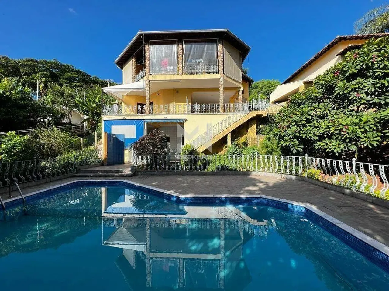 Casa à venda no Condomínio Estância Marambaia em Vinhedo - SP.