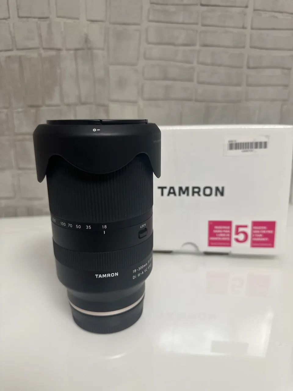 Lente Tamrom 18-300 para Sony E - APS-C