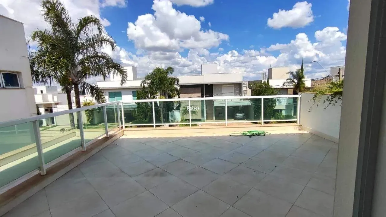 SOBRADO COM 4 SUÍTES NO JARDIM ROMA