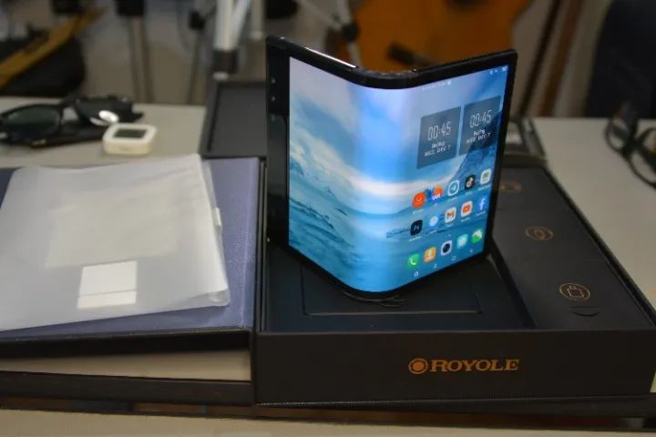 Celular dobrável Royole FlexPai é um celular que vira tablet Android - Foto 4