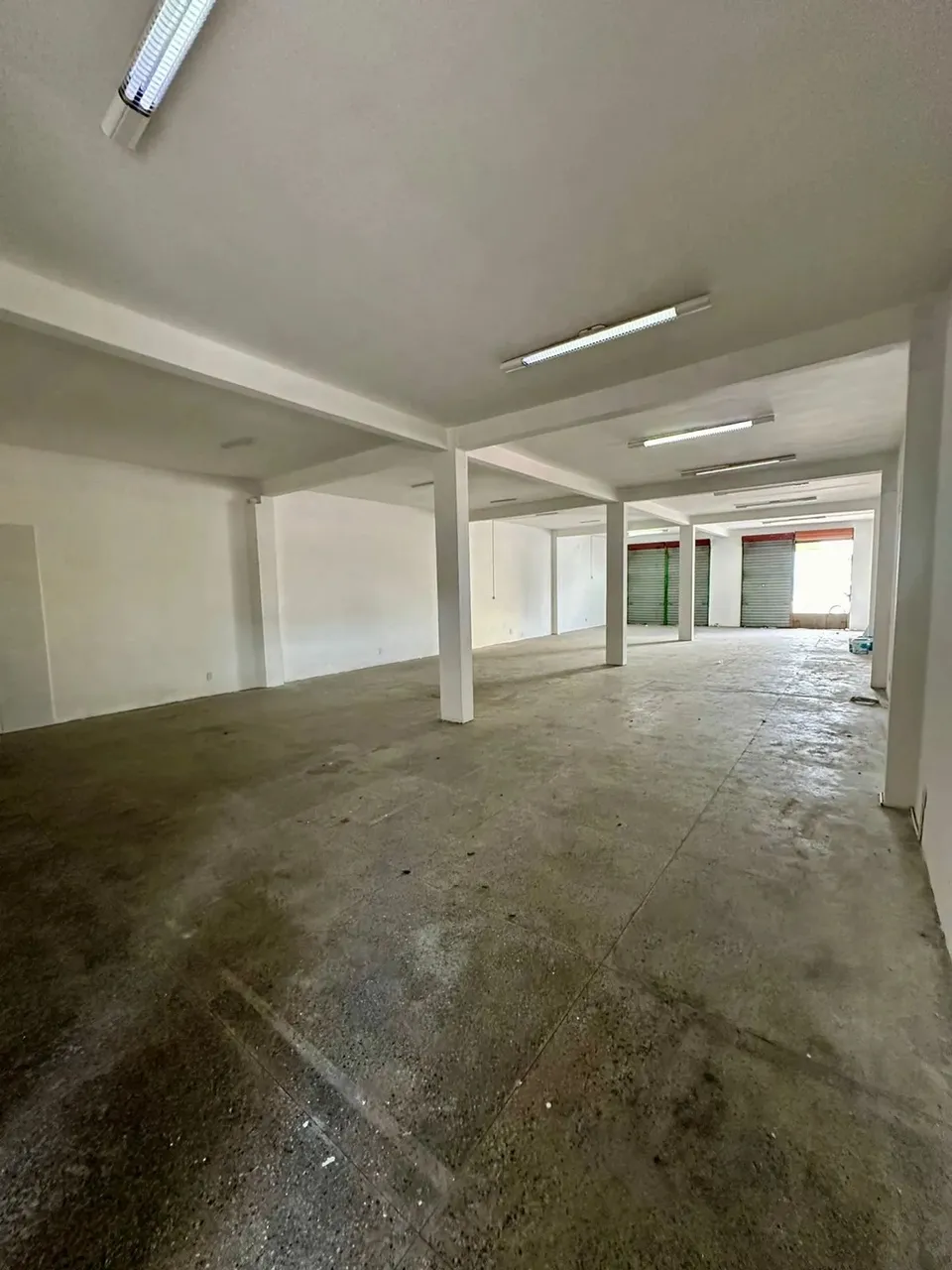 VENDO PRÉDIO COMERCIAL NO CENTRO DE PARNAMIRIM.