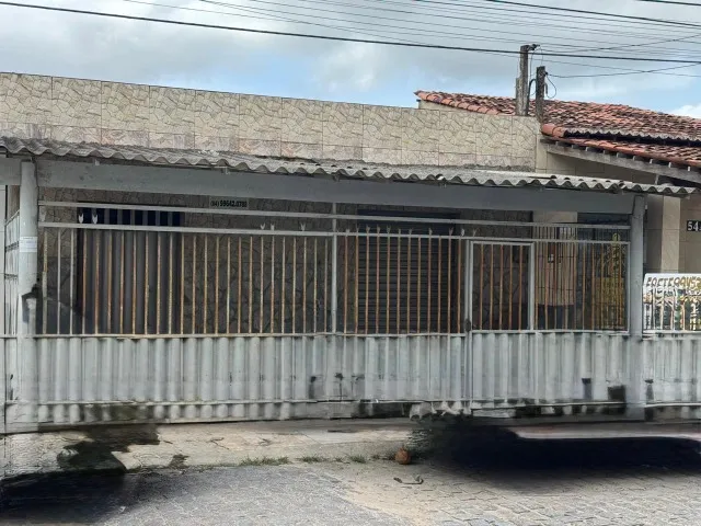 CASA PARA VENDA EM PARNAMIRIM BAIRRO SANTA TEREZA.