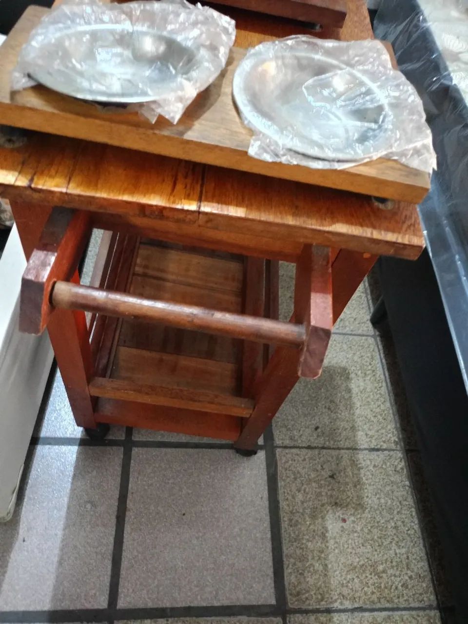 Mesa com carrinho de madeira para área de - Churrasco  - Foto 2