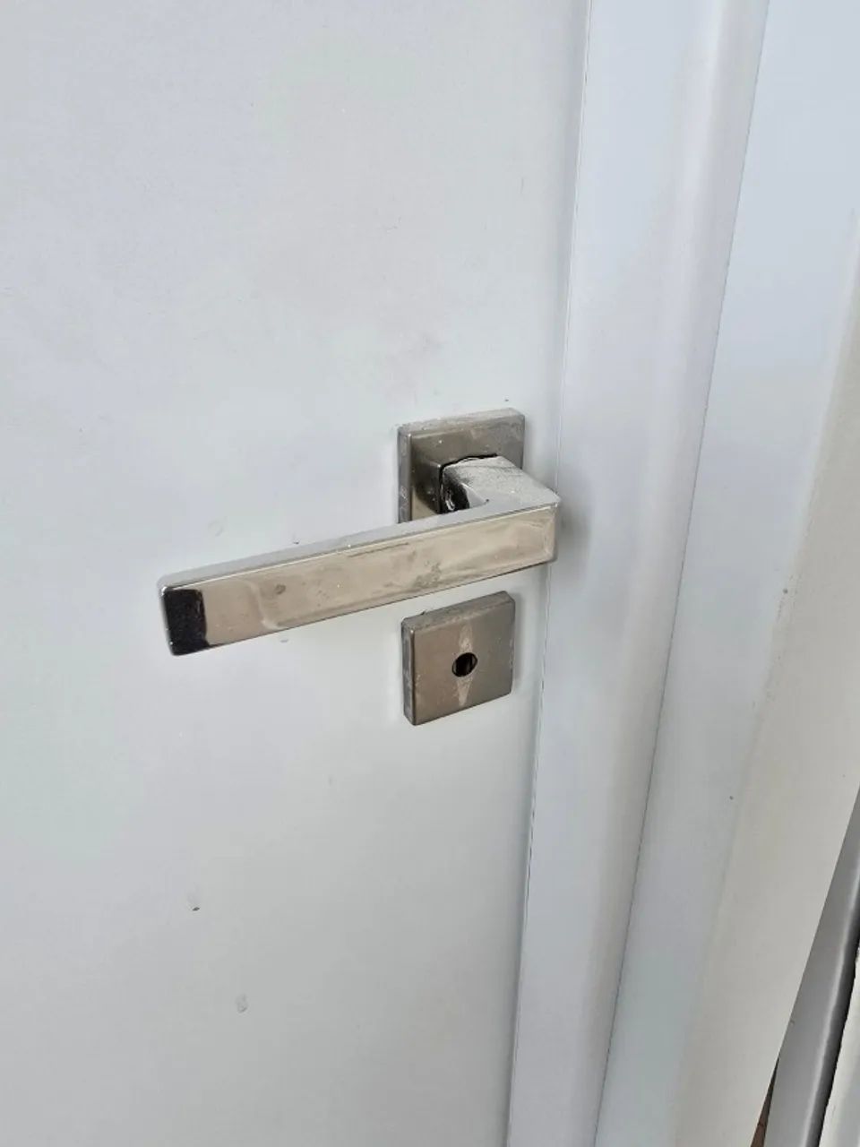 PORTA DE 60cm x 210cm COM GUARNIÇÕES - NOVA!!!  - Foto 3
