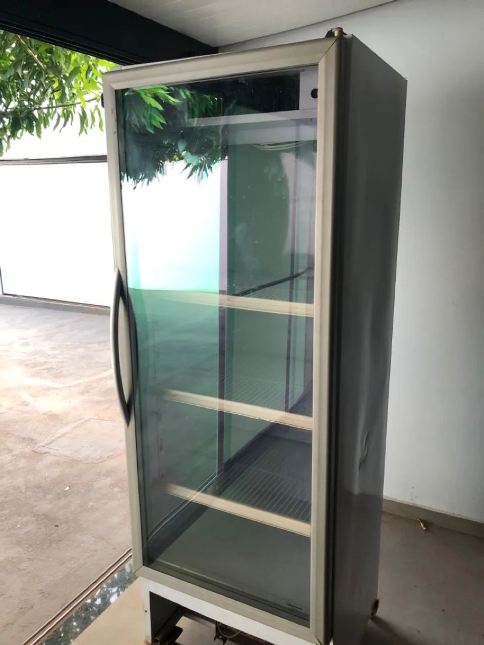 Geladeira expositora refrimate boas condições no estado