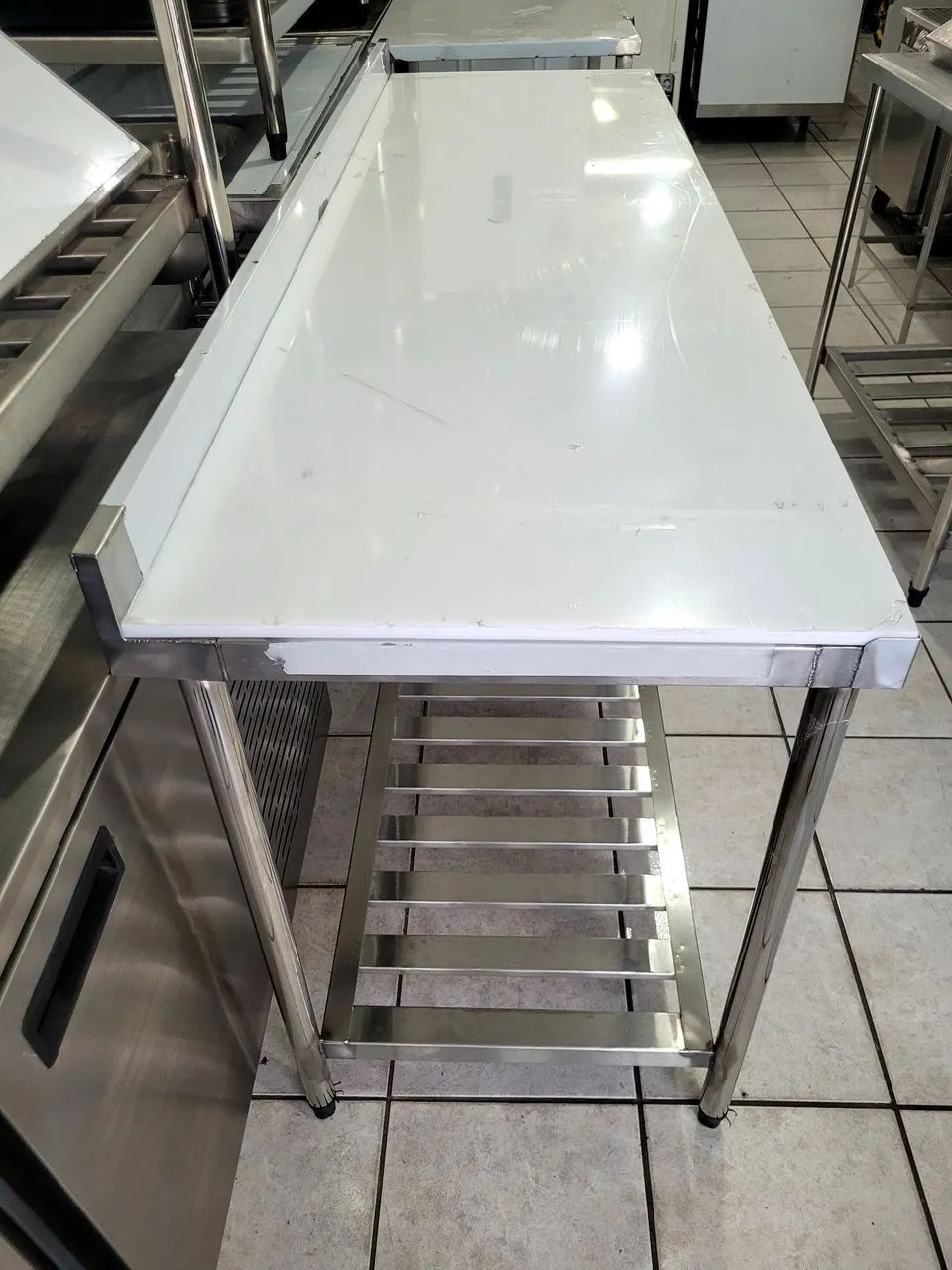 MESA INOX COM PLACA DE POLIETILENO  - Foto 3