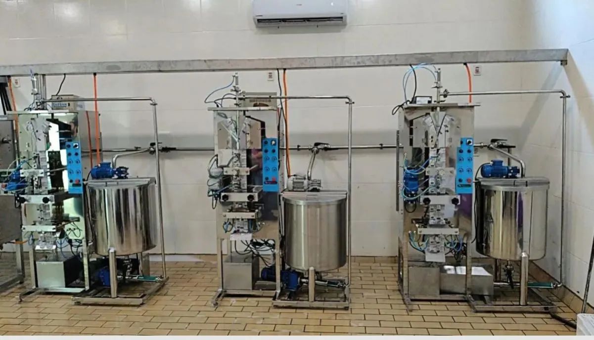 Máquina empacotadeira de líquidos e pastosos  - Foto 2