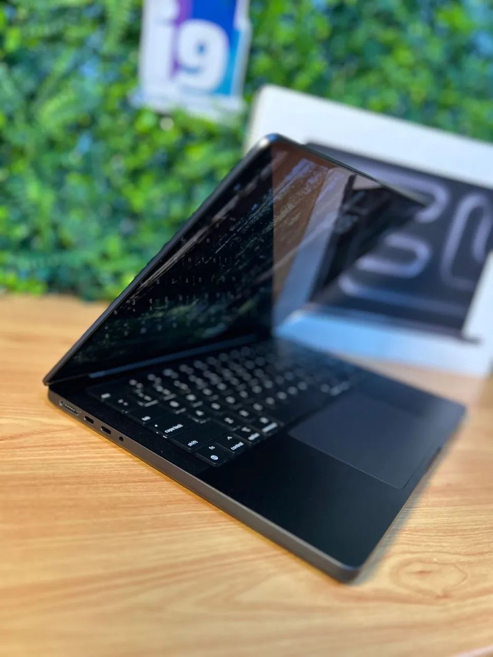 MacBook Pro 2023 A2992 M3 Pro 18GB RAM 512GB SSD Tela: 14