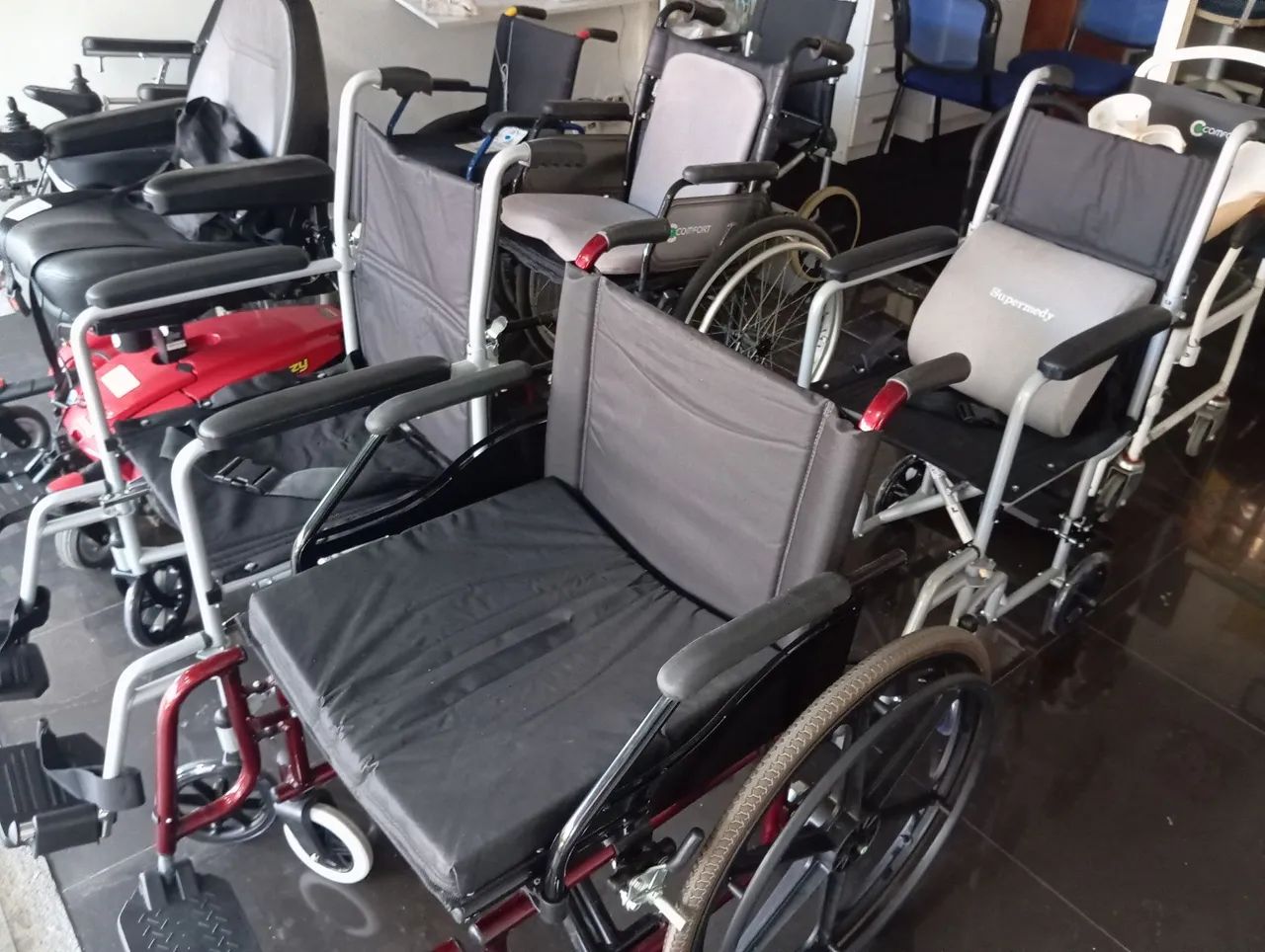 Cadeiras de rodas usadas e novas - OBESOimbatíveis!