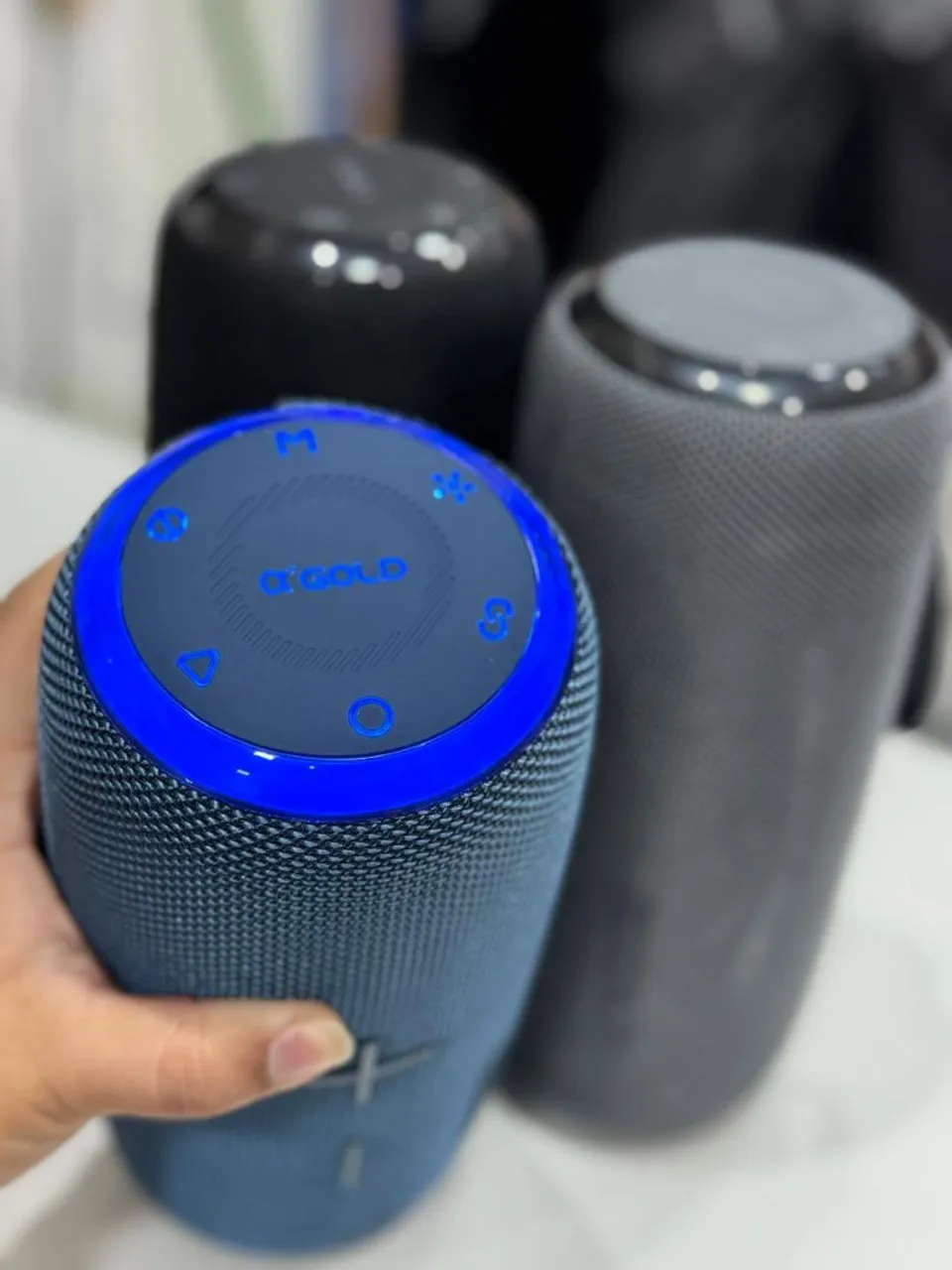 Caixa de Som Bluetooth Portátil Cool Gold