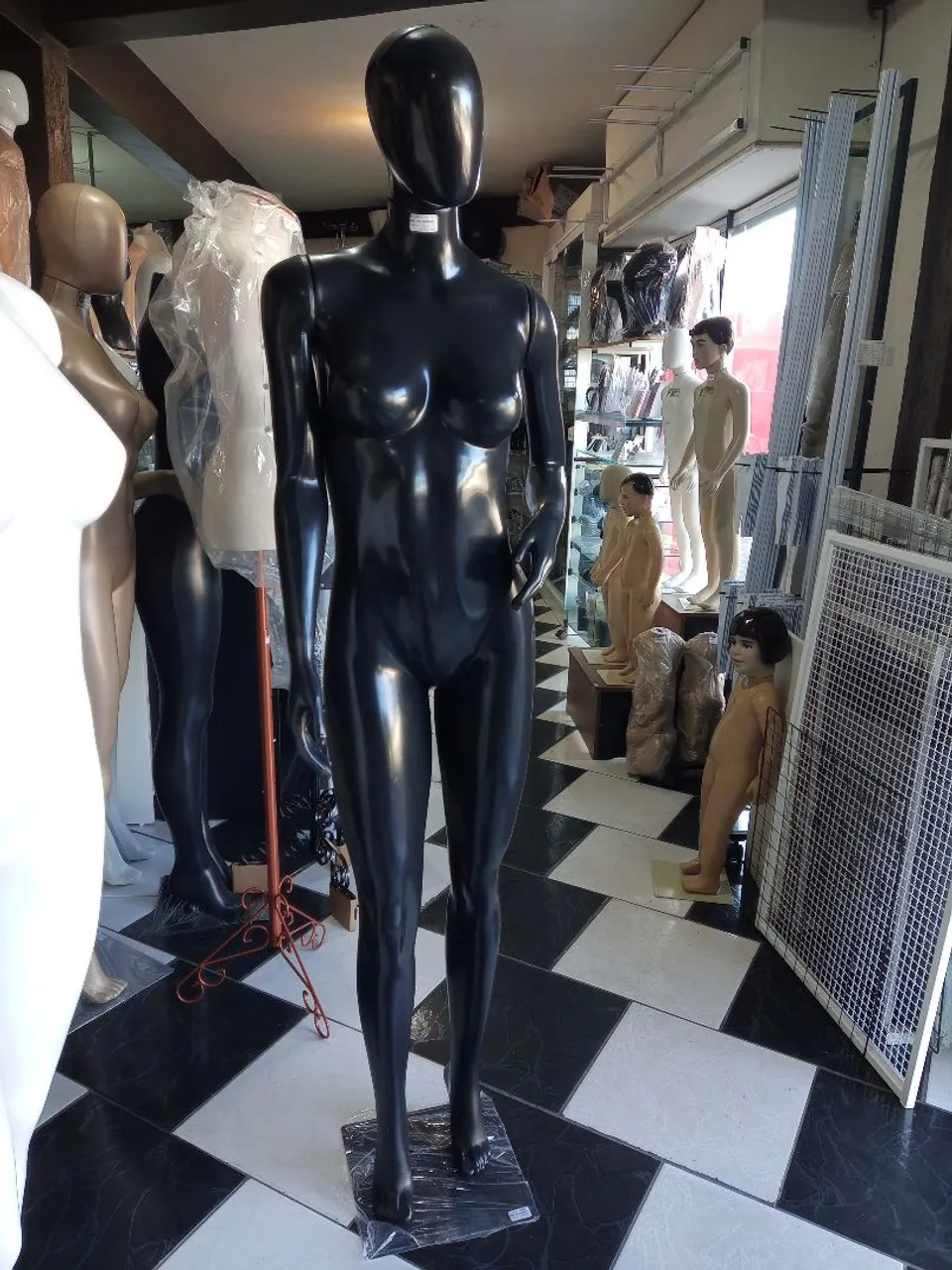 Manequins Bege completo
