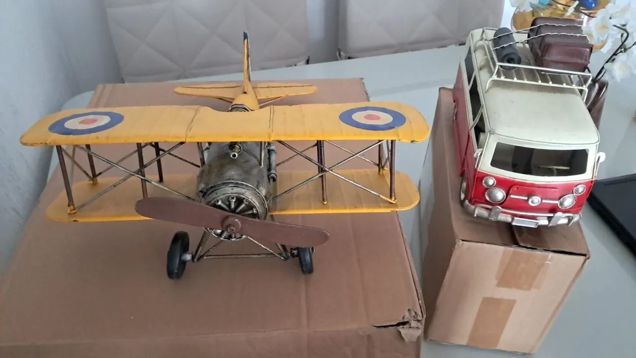 Avião e Van Vintage de Metal para Decoração - Foto 2
