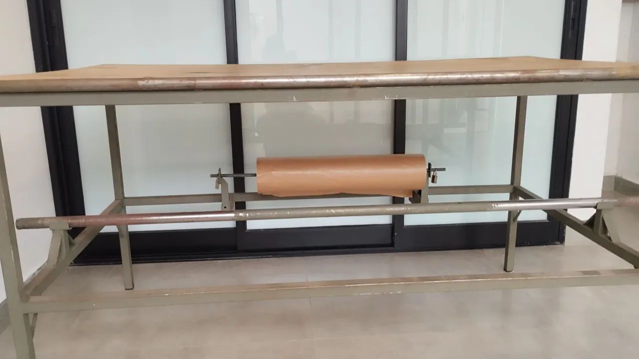 Mesa de embalagem para ecommerce com suporte para rolo de papel - Foto 4