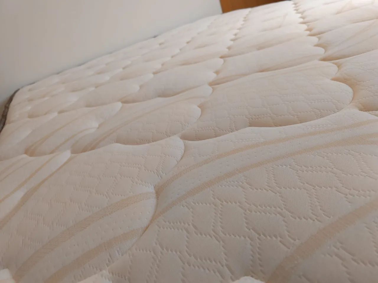 Cama casal nova grátis entrega e travesseiro - Foto 3