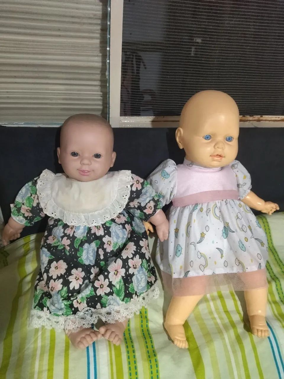 Bonecas de bebê para brincar uma e da estrela 