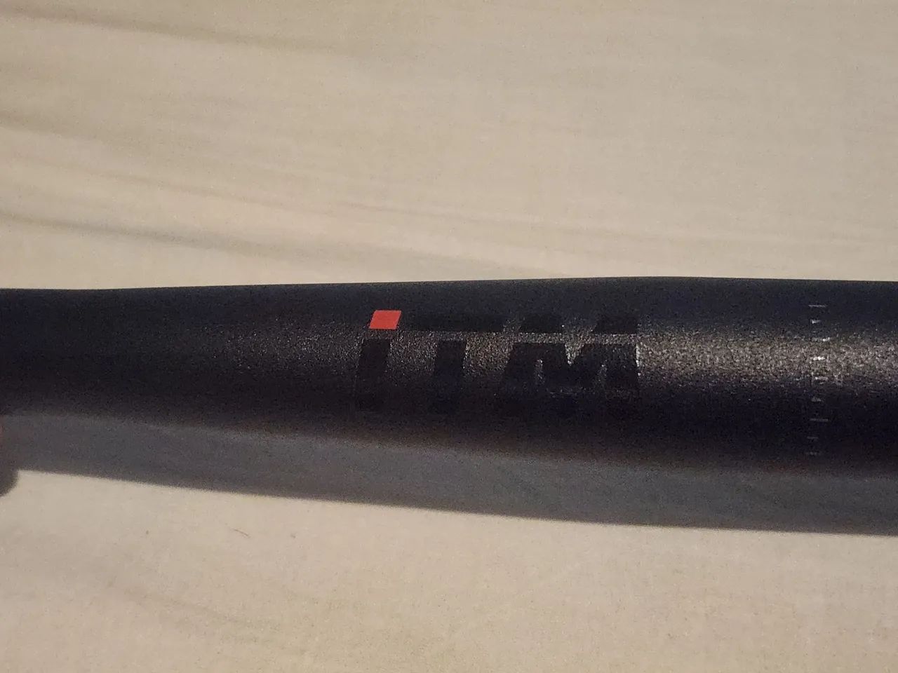 Guidão ITM Volo 760mm com manopla trava de suspensão Rock Shox Twistlock  - Foto 2