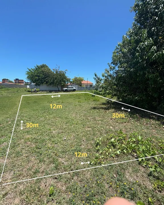 Terreno Lucena a duas ruas da praia medindo12x30 (plano) em Camaçari(avalio carro)