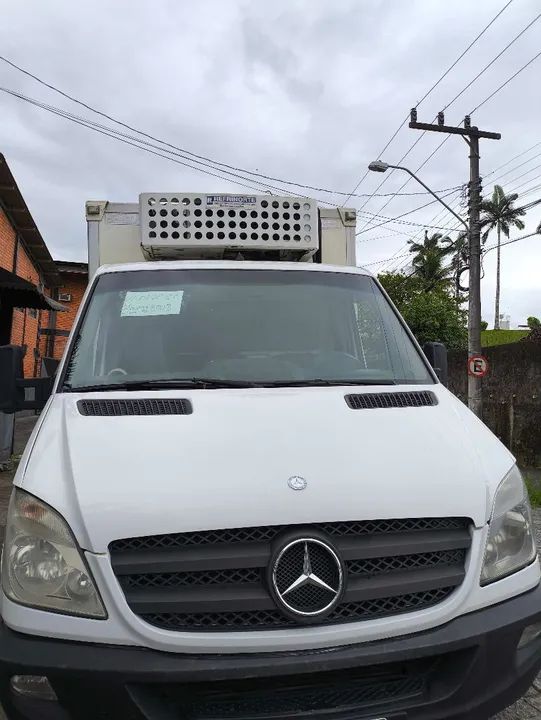 Caminhão Baú Mercedes-Benz Sprinter