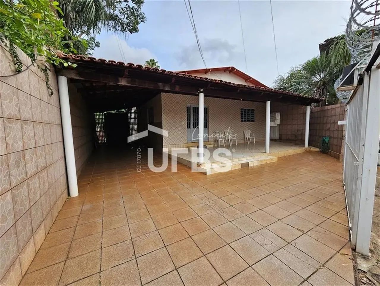 CASA TÉRREA COM 3 QUARTOS ( VIELA )