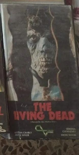 VHS A Revanche dos mortos vivos 