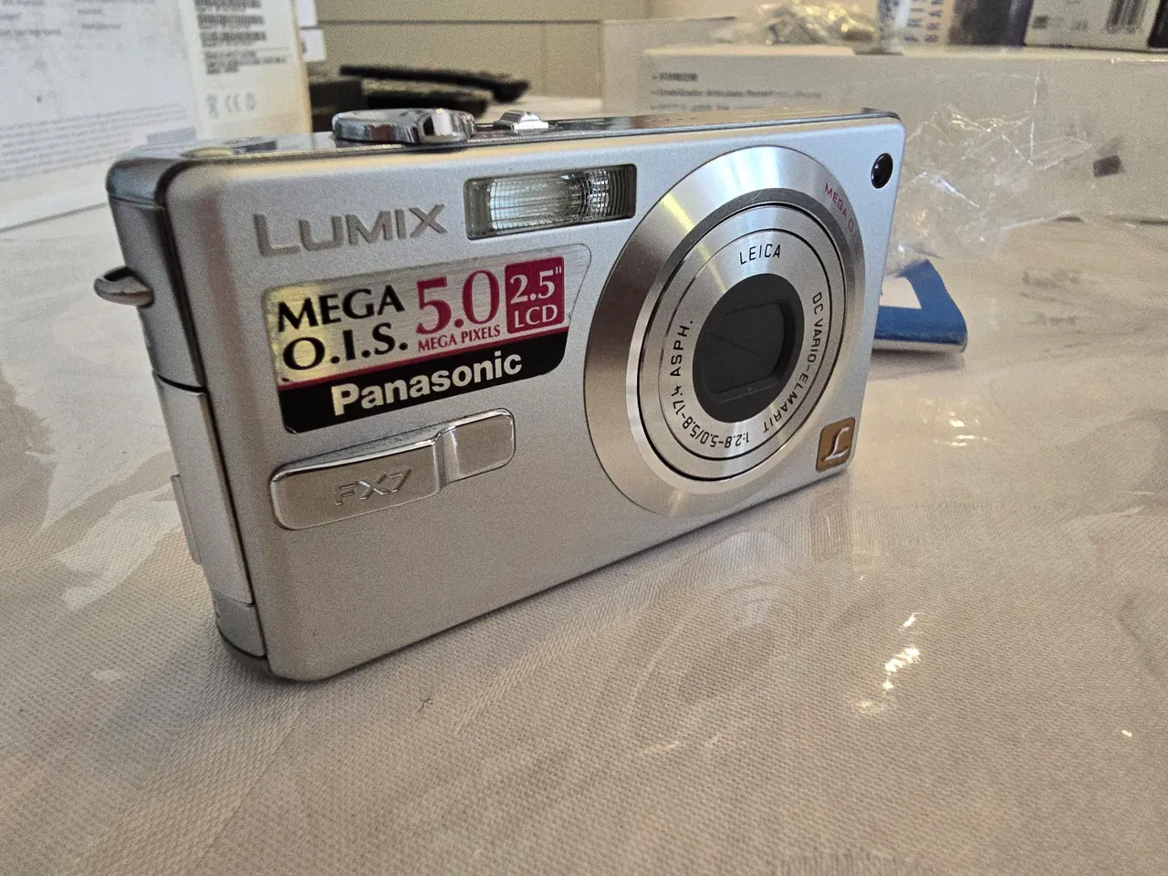 Câmera Digital Panasonic Lumix DMC-LS75 Completa na Caixa - Lente