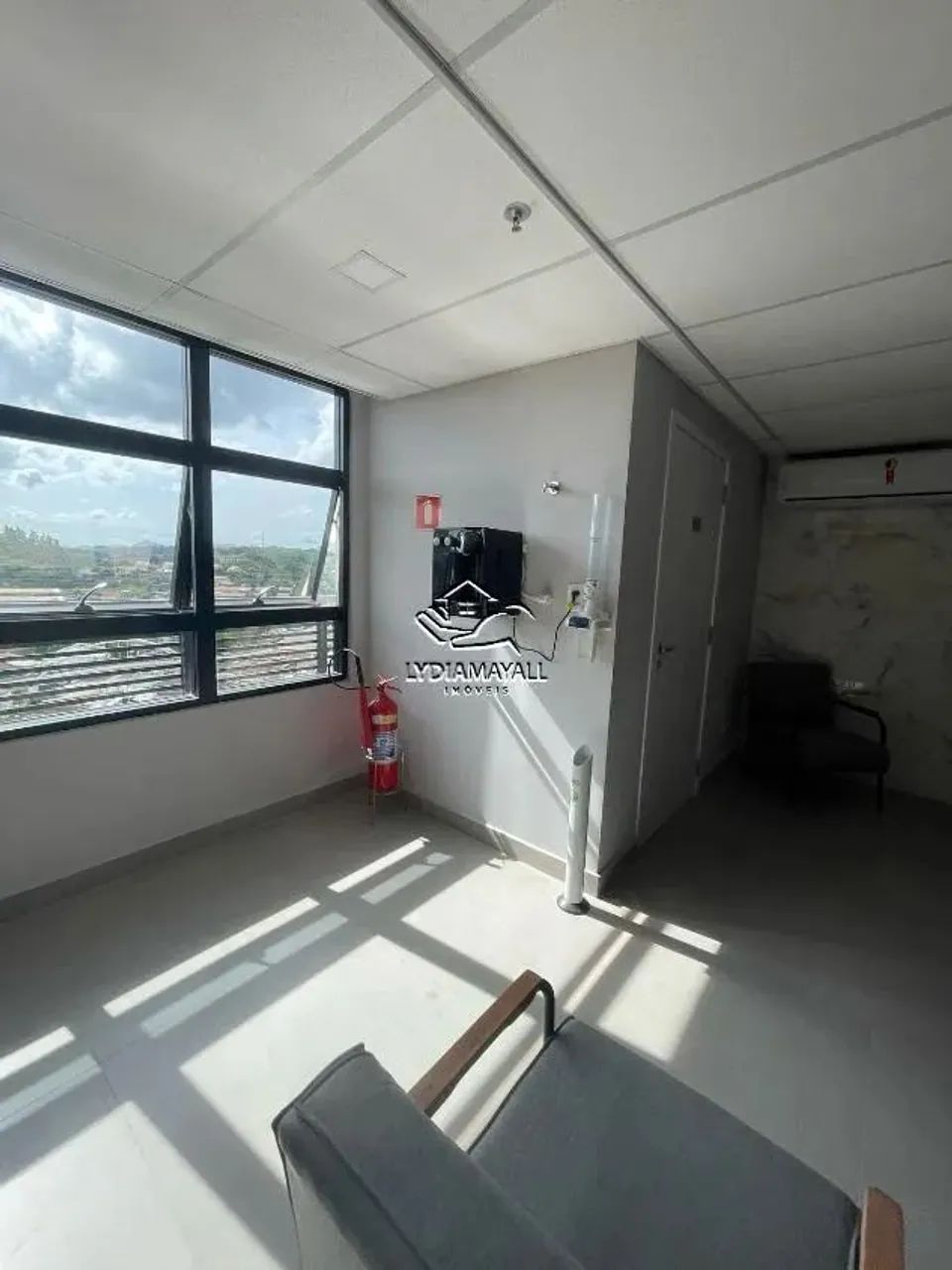 LM9691-LOCAÇÃO E VENDA DE SALA 25 M2 EM CENTRO EMPRESARIAL NO CENTRO DE TRÊS RIOS RJ - Foto 2